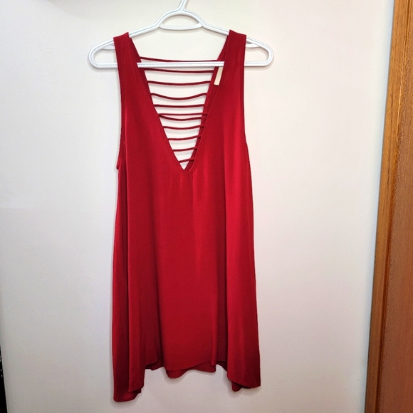 Red Dress - Picture 5 of 10